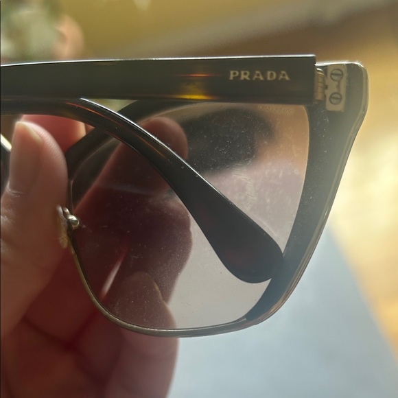 Prada Elegant Black Sunglasses - Picture 1 of 3